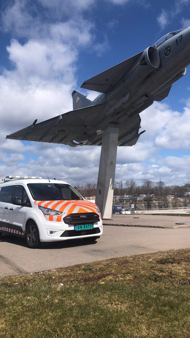 #Raskt-Levert #Følgebil/#Varningsbil på vei til Syd-Sverige for å hente en #Spesialtransport. Men en liten pause ved dette flyet rakk vi! - #RasktLevert #følgebil #Følgebil_Vestfold #FølgebilNorge #Varningsbil #VarningsBilSverige #PilotCar #PilotService #PilotNorway #PilotCarNorway #EscortCar #EscortService #Spesialtransport #Specialtransport #HeavyTransport #LangLast #BredLast #WideLoad #TungLast #SikkerTransport #Miljøfyrtårn #Miljofyrtarn #EcoLightHouse #Eco_LightHouse #FairTransport #MagnetJQS #Gaselle2021