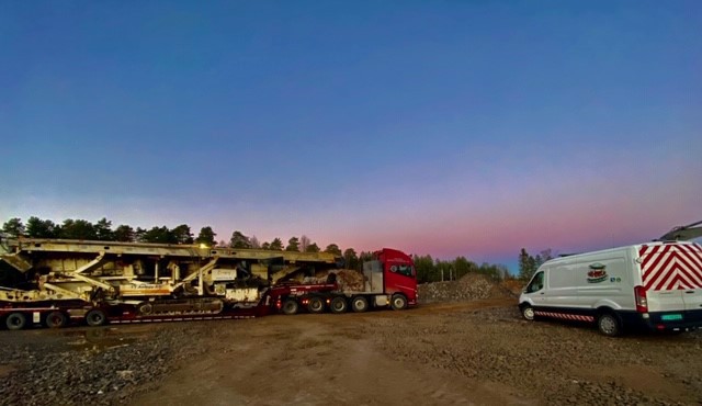 Følgebil og spesialtransport fremme på leveringsadressen i Sverige! - Et flott oppdrag for #følgebil og #spesialtransport har kommet trygt frem til avtalt tid.